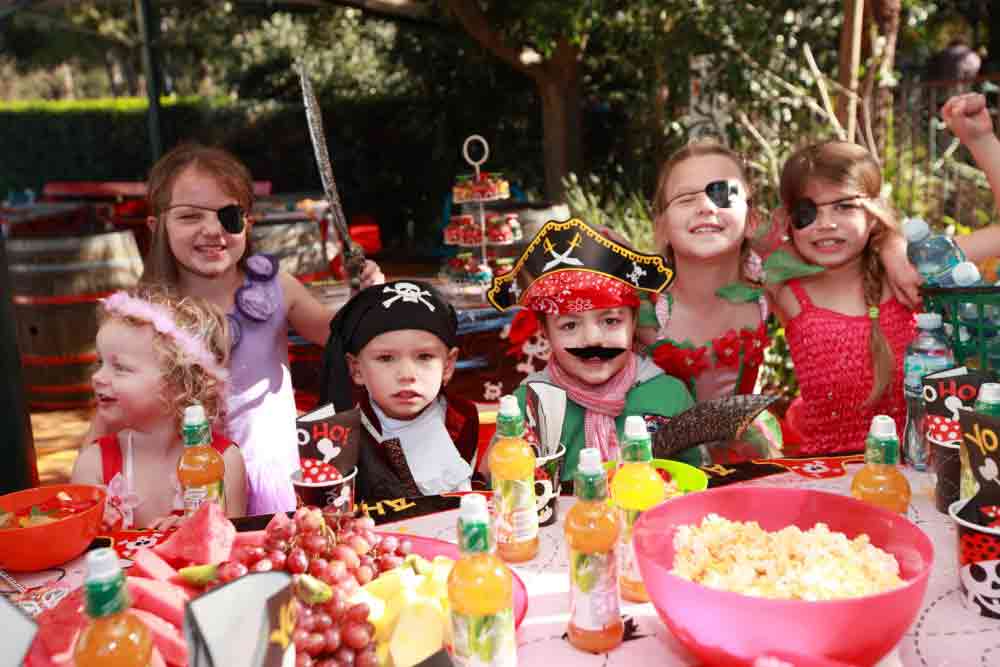 Kids Birthday Party on the Northern Beaches at Pittwater Golf Centre - boys and girls dress up party